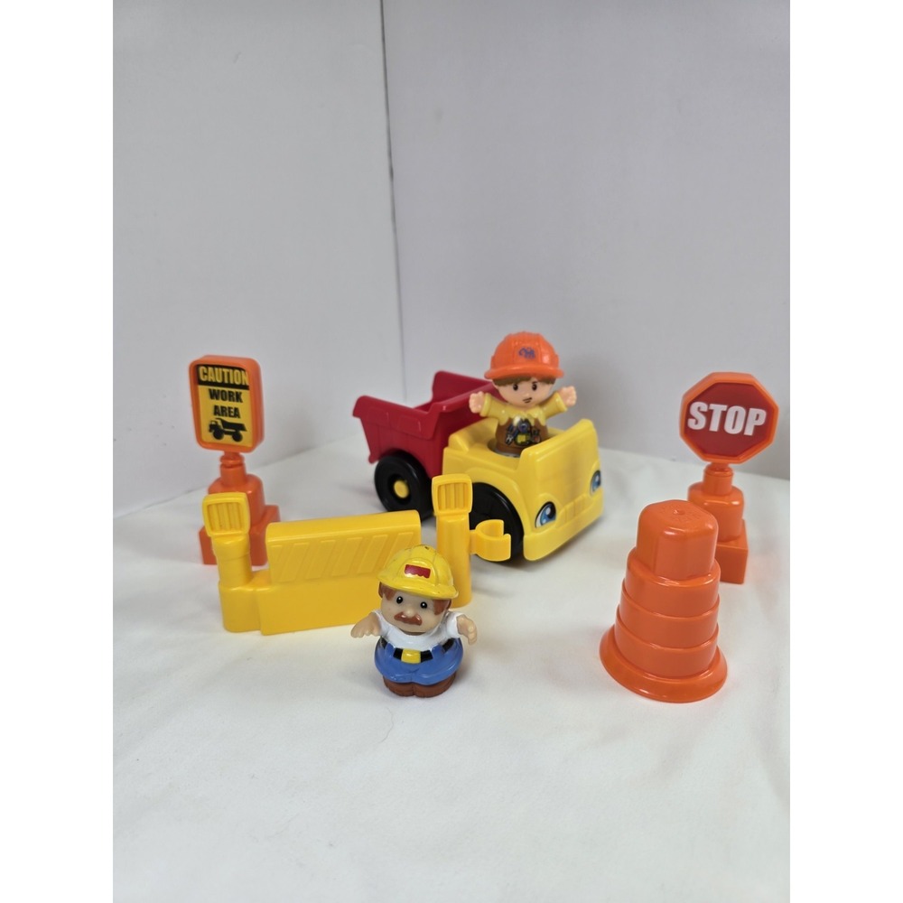 Fisher Price Little People Construction Dump Truck Workers Signs Barriers Lot